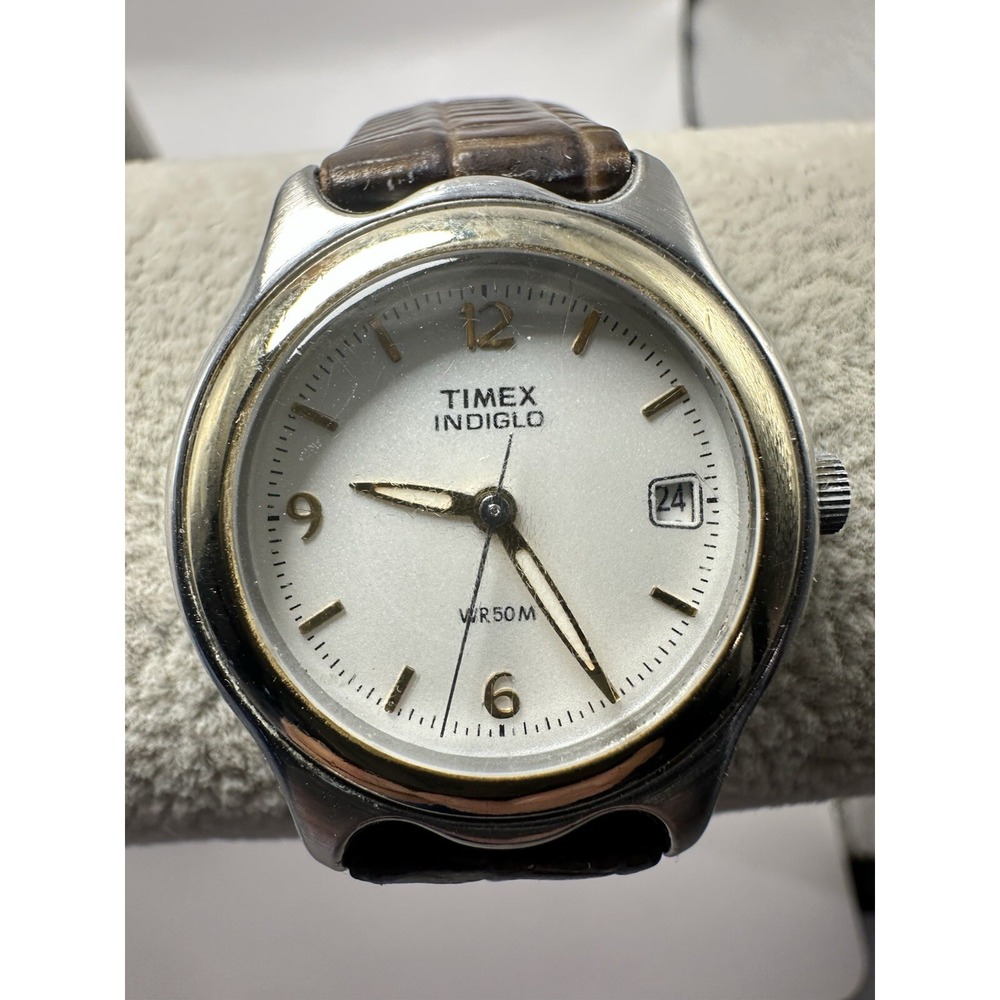 Timex Indiglo Vintage Ladies Watch 2000 New Battery 28MM‎ 7.25" Leather Band A54
